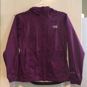 Women’s plum NORTH FACE Hyvent 2.5L.